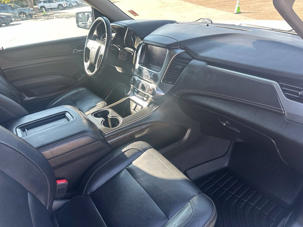 2019 Chevrolet Suburban LT - Photo 30