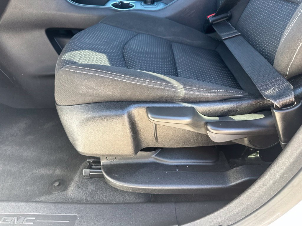 2024 GMC Terrain SLE - Photo 14