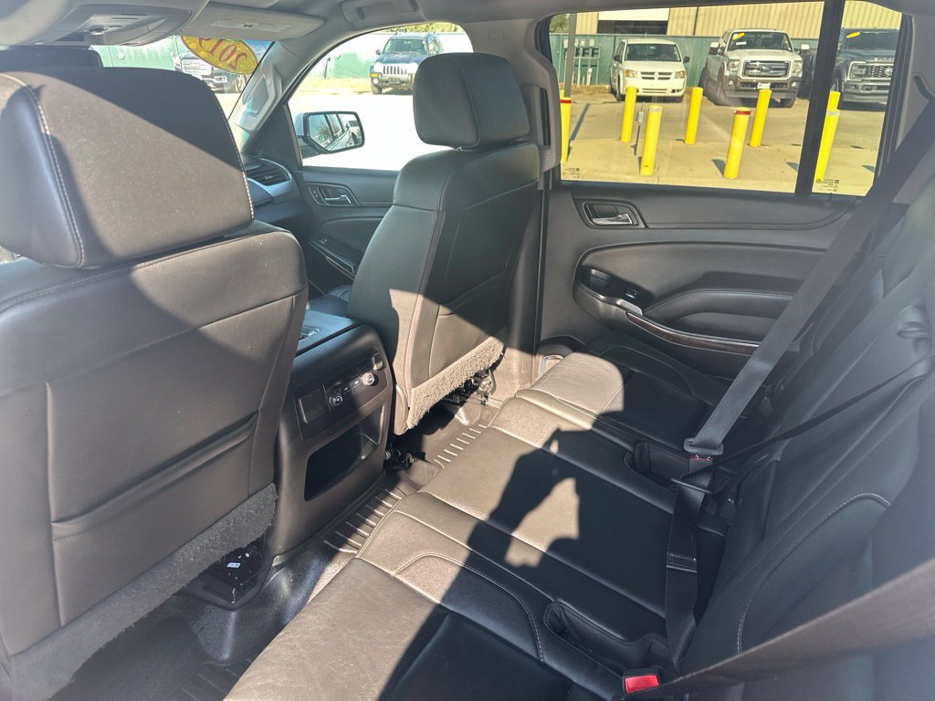 2019 Chevrolet Suburban LT - Photo 17