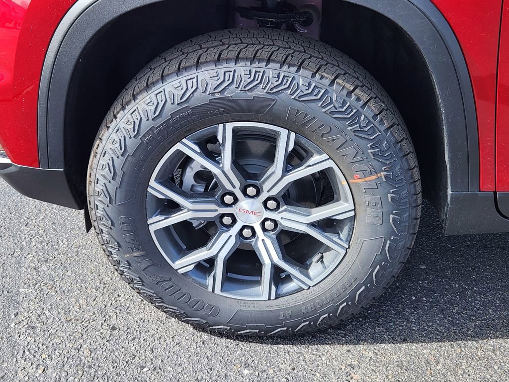 2026 GMC Acadia AT4 - Photo 6