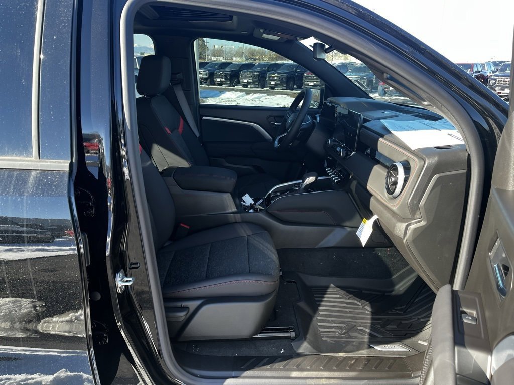 2025 Chevrolet Colorado Z71 - Photo 37