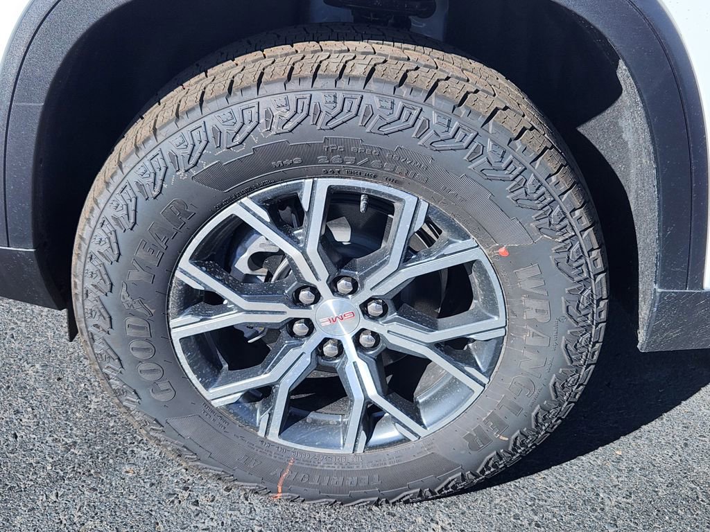 2026 GMC Acadia AT4 - Photo 6