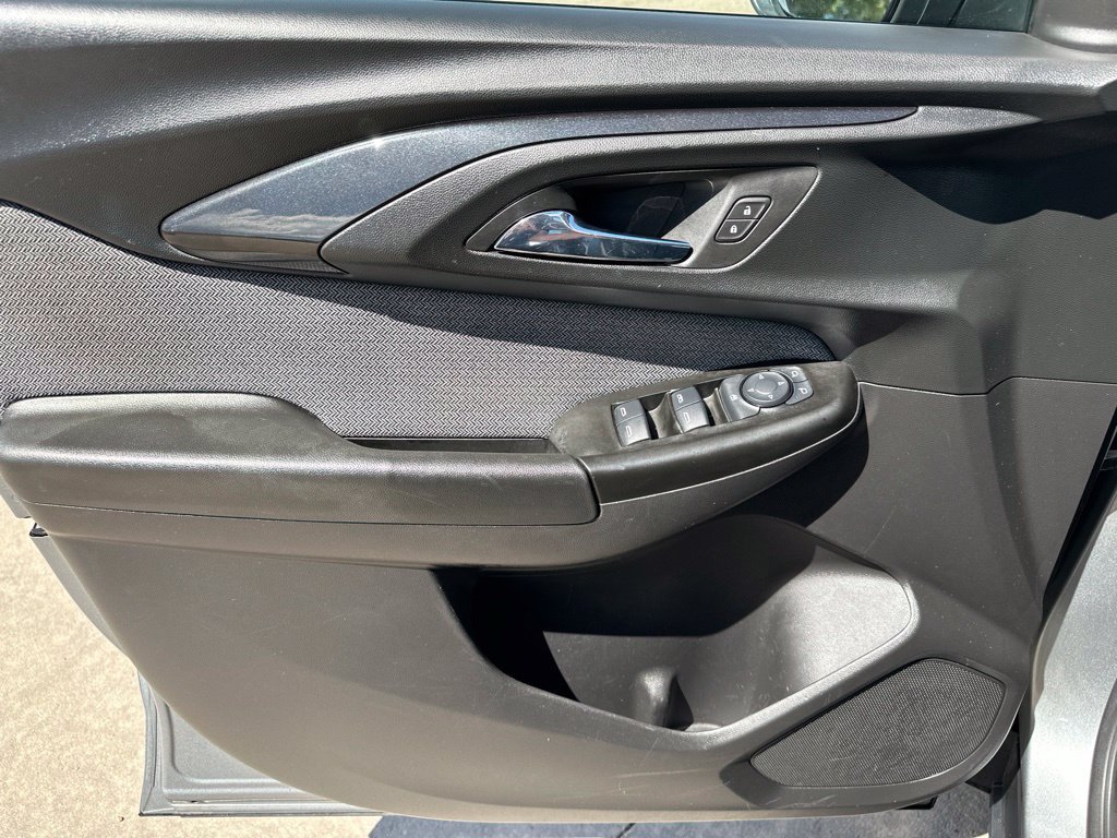 2023 Chevrolet TrailBlazer LS - Photo 16