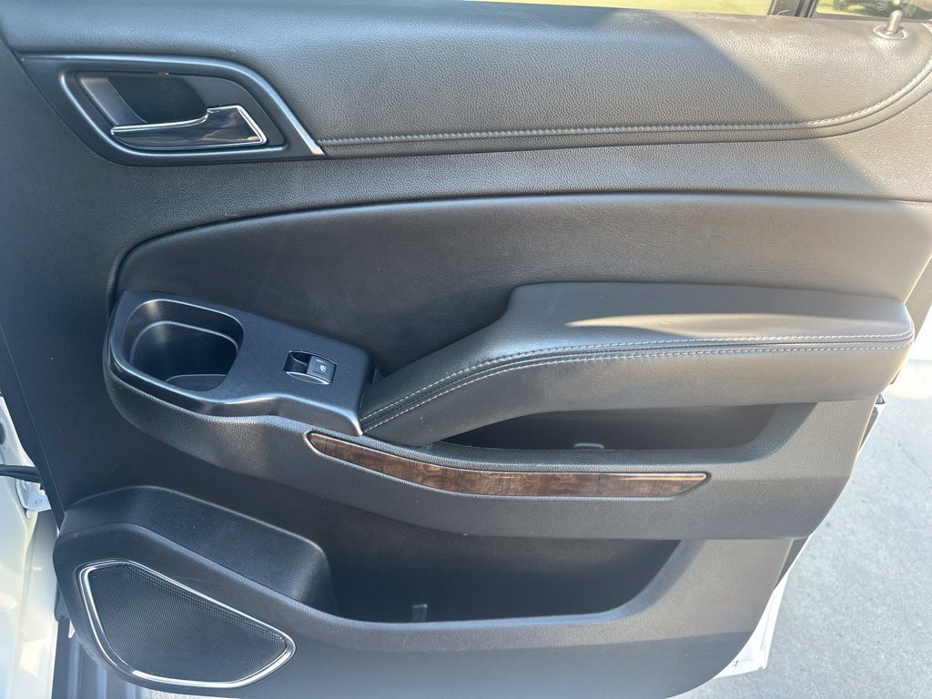 2019 Chevrolet Suburban LT - Photo 28