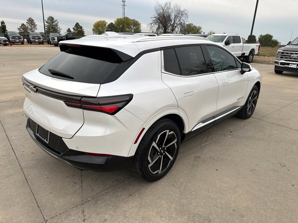 2024 Chevrolet Equinox EV LT - Photo 35