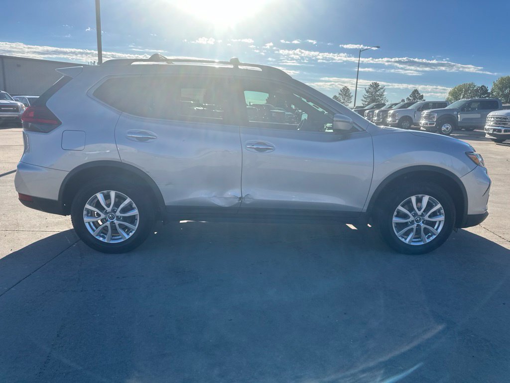 2017 Nissan Rogue SV - Photo 39