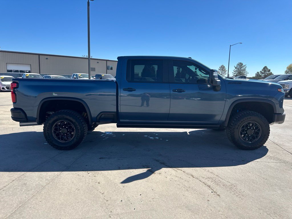 2024 Chevrolet Silverado 2500HD ZR2 - Photo 38