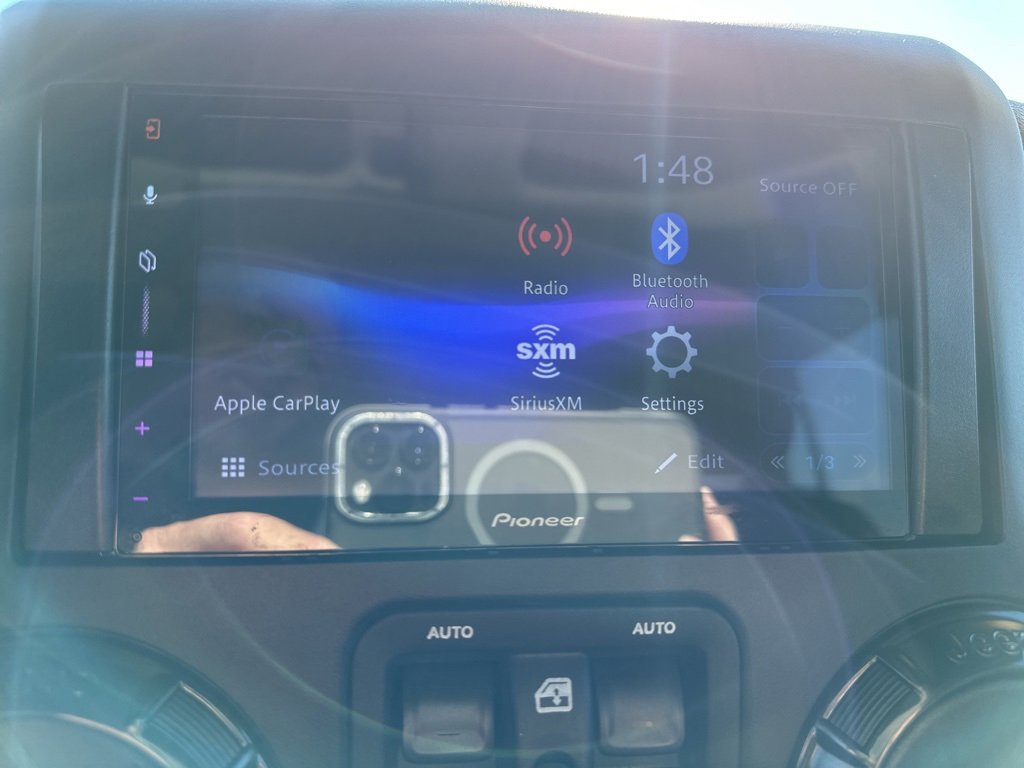 2017 Jeep Wrangler Unlimited Rubicon Recon photo 3