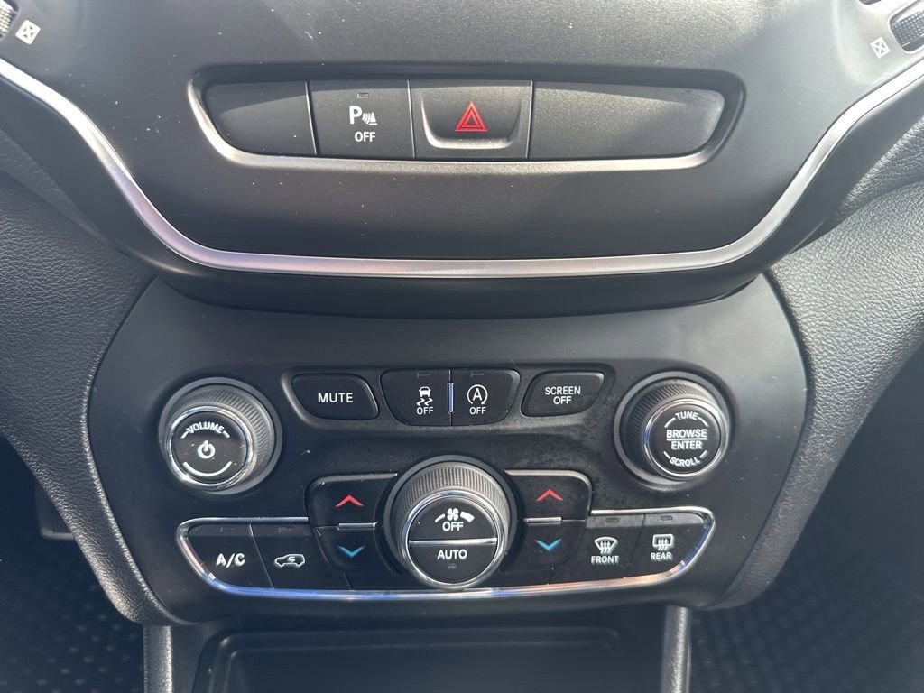 Used 2019 Jeep Cherokee Latitude Plus 4x4 SUV