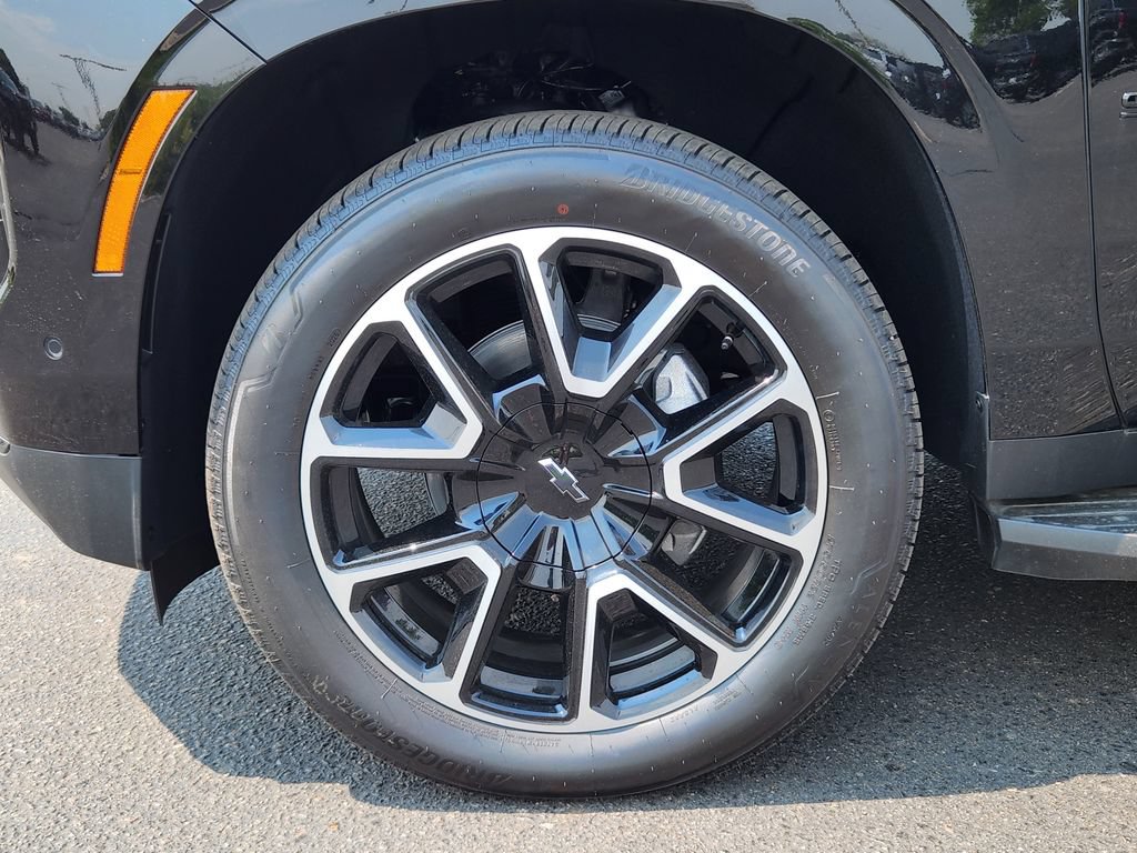 2026 Chevrolet Suburban RST - Photo 6