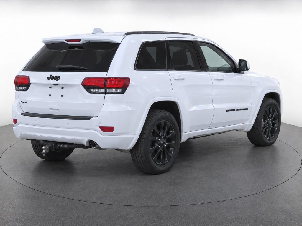 Used 2017 Jeep Grand Cherokee Altitude SUV