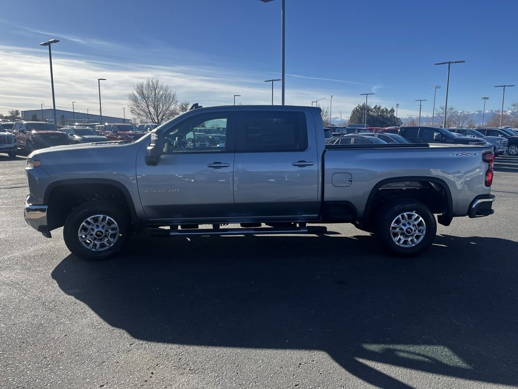 2025 Chevrolet Silverado 2500HD LT photo 2