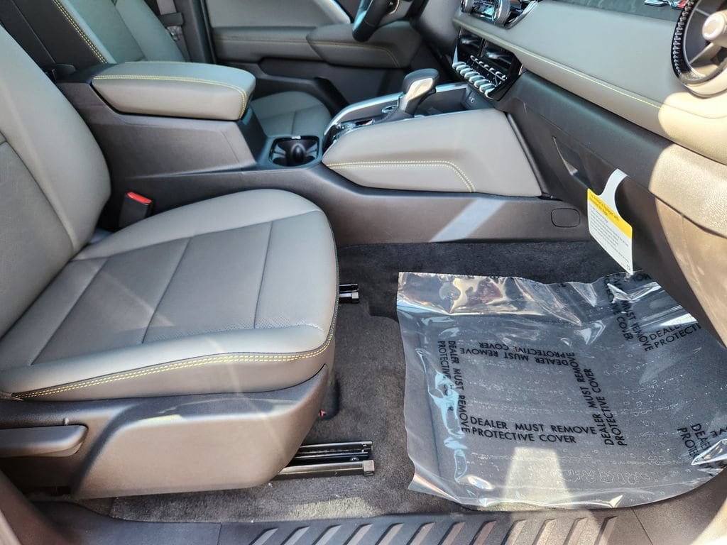 2026 Chevrolet Colorado ZR2 - Photo 15