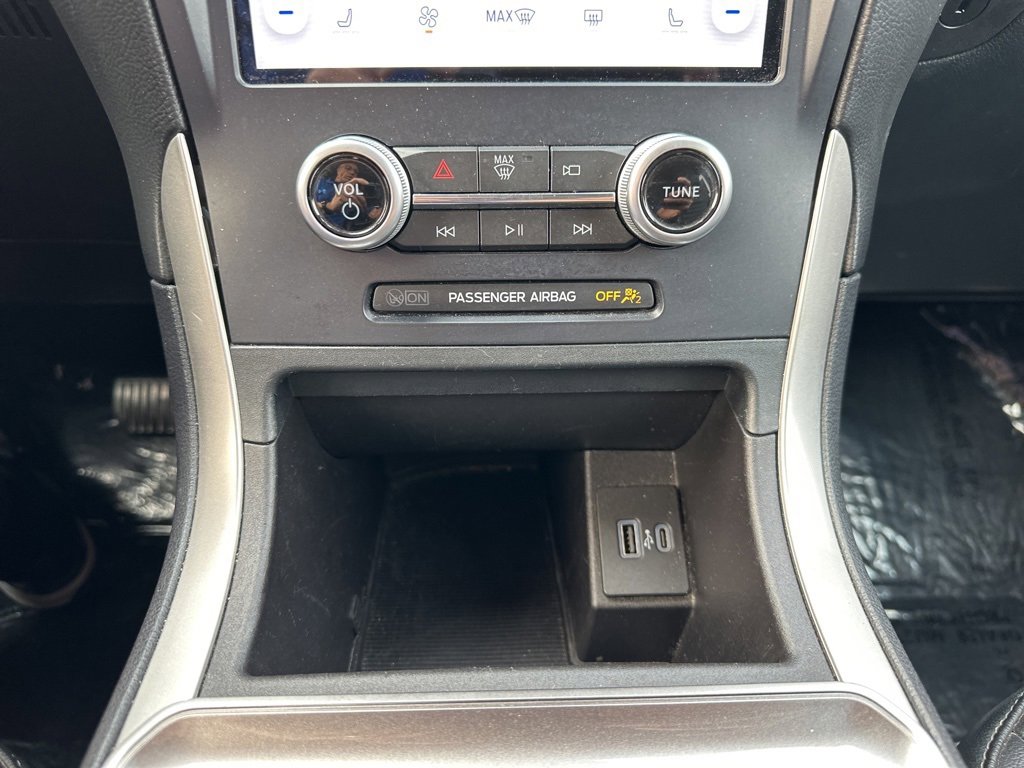 2023 Ford Edge SEL photo 4