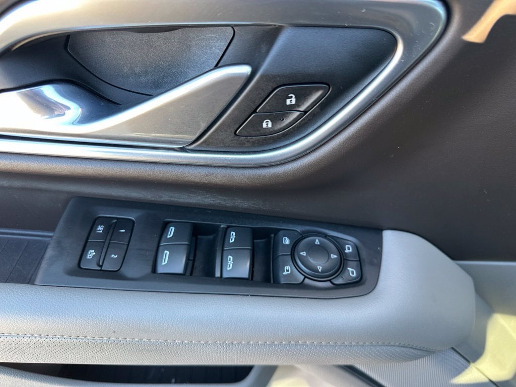 2021 GMC Yukon XL SLT - Photo 18