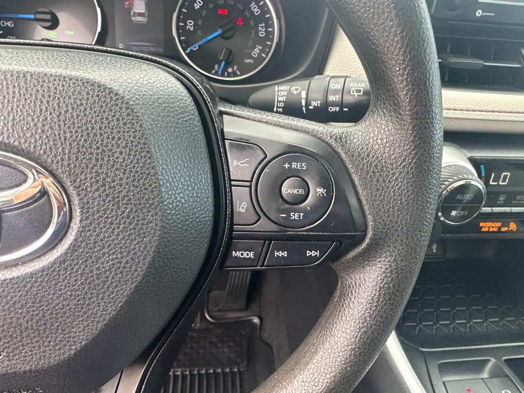 2020 Toyota RAV4 XLE - Photo 11