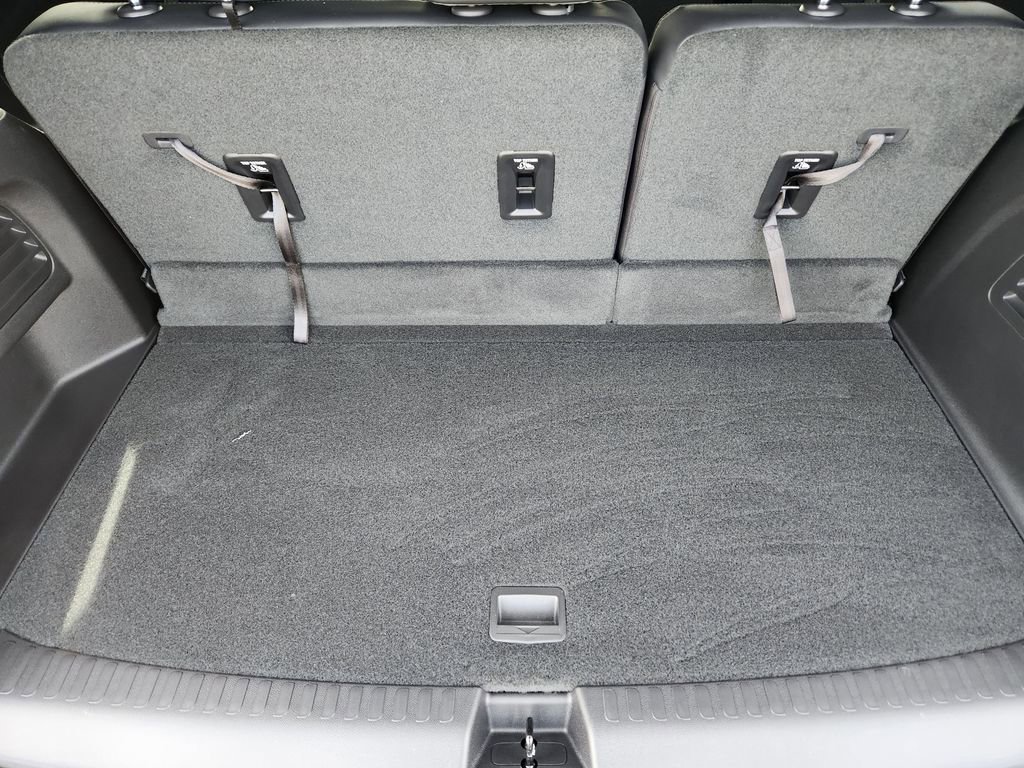 2026 GMC Acadia AT4 - Photo 7