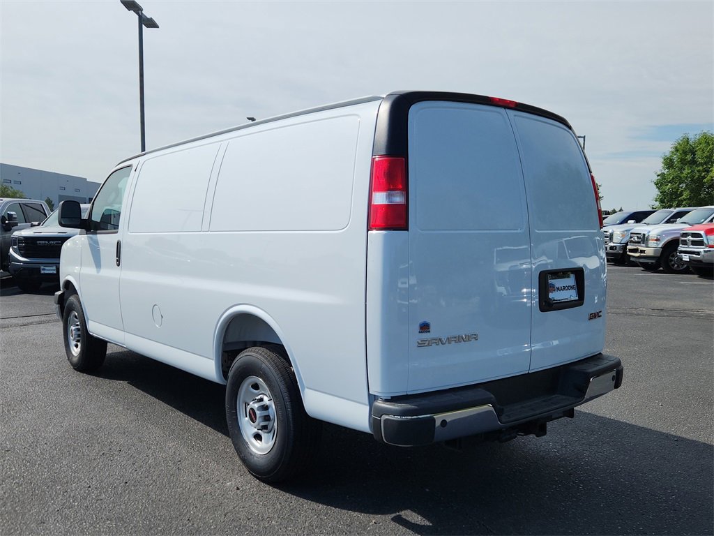 2025 Gmc Savana Cargo 2500 photo 2