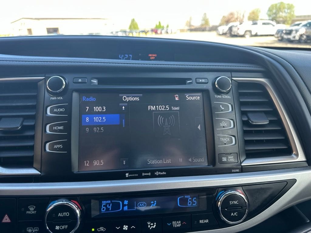 Used 2019 Toyota Highlander SE V6 SUV