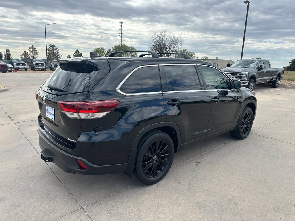 2019 Toyota Highlander SE - Photo 39