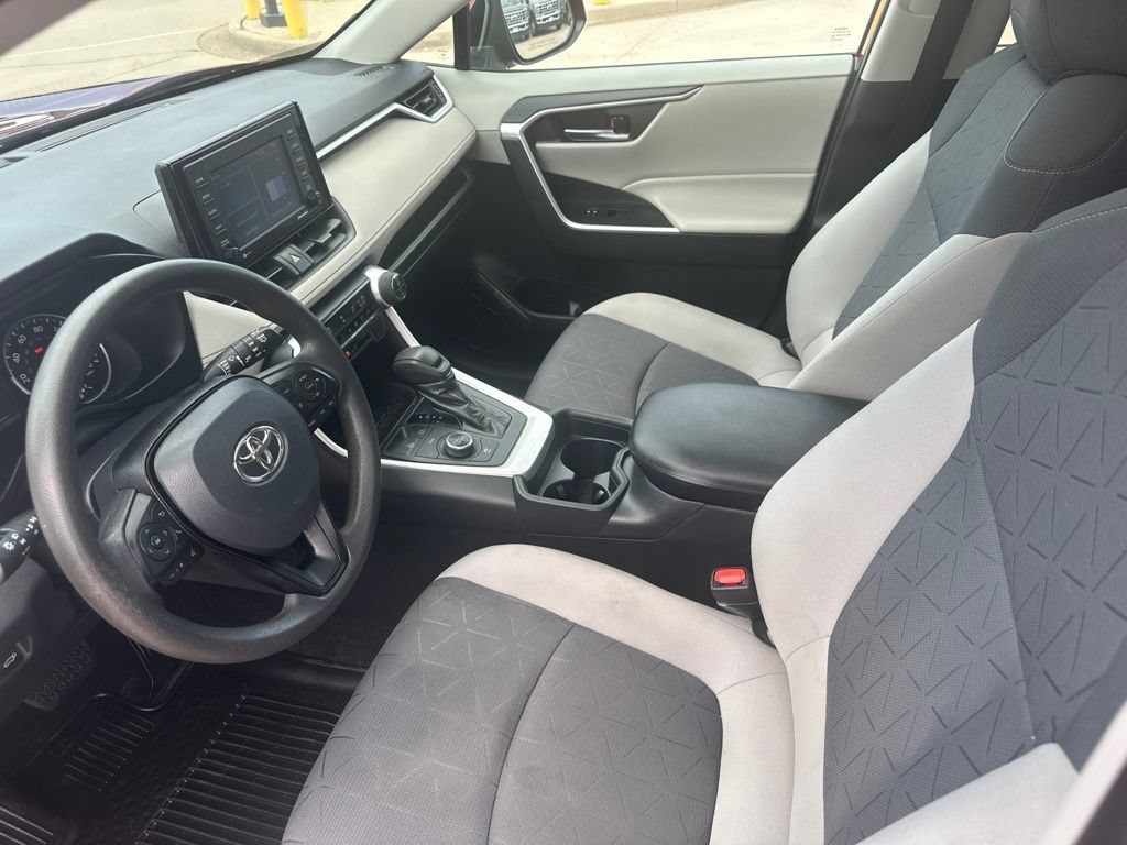 2020 Toyota RAV4 XLE - Photo 15