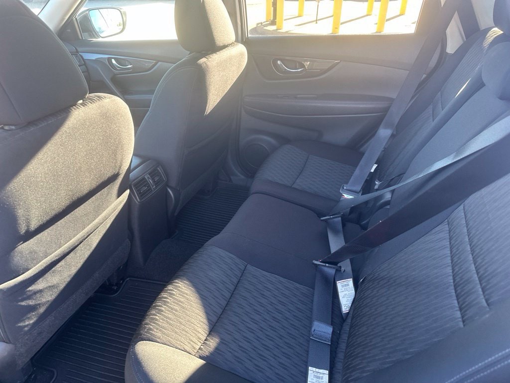 2017 Nissan Rogue SV - Photo 20