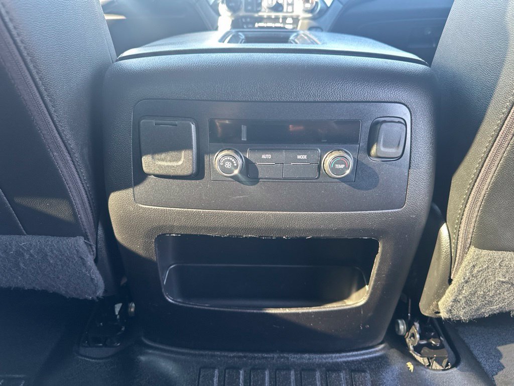 2019 Chevrolet Suburban LT - Photo 27
