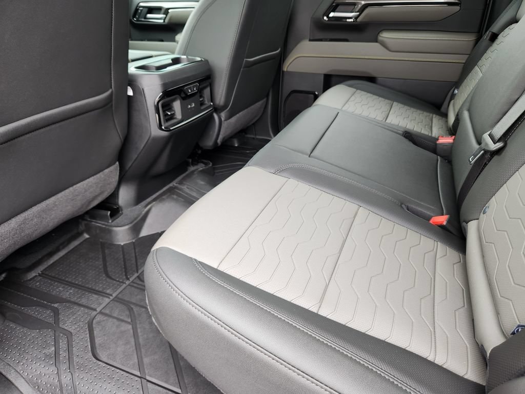 2026 Chevrolet Silverado 2500 HD ZR2 - Photo 10