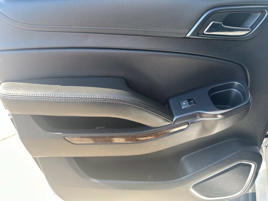 2019 Chevrolet Suburban LT - Photo 20