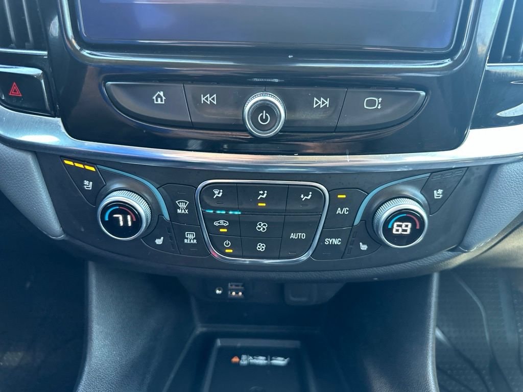 Used 2021 Chevrolet Traverse Premier SUV