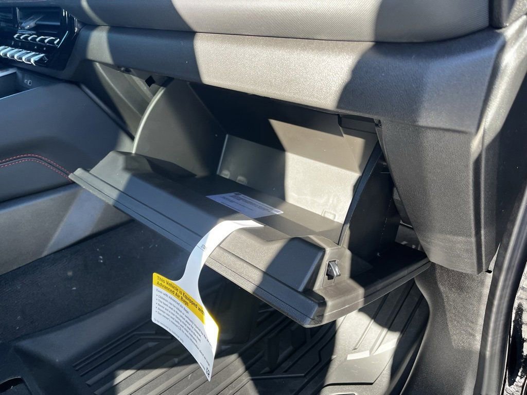 2025 Chevrolet Colorado Z71 - Photo 28