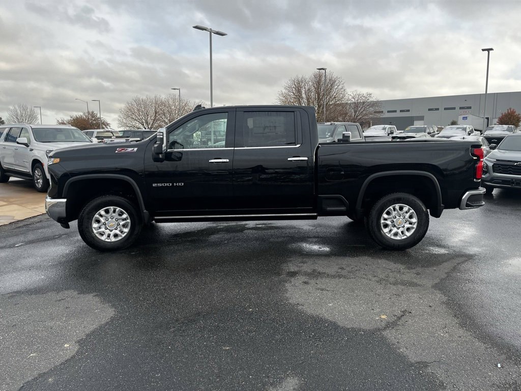 2025 Chevrolet Silverado 2500HD LTZ photo 2