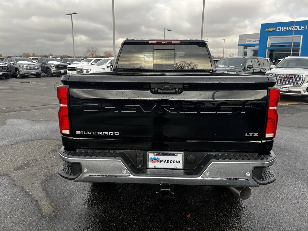 2025 Chevrolet Silverado 2500HD LTZ photo 4