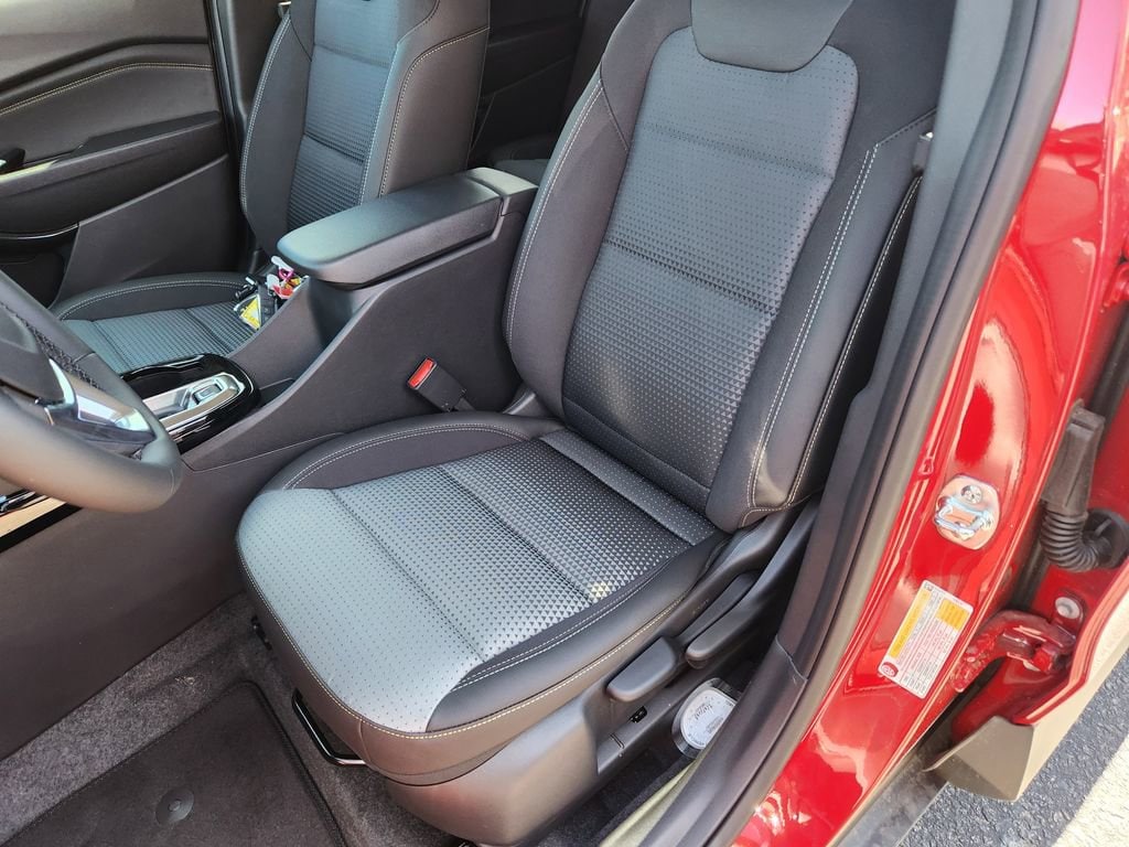 2026 Chevrolet Trax LT - Photo 9