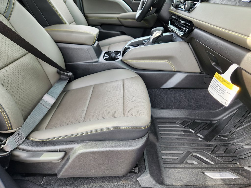 2026 Chevrolet Colorado ZR2 - Photo 16