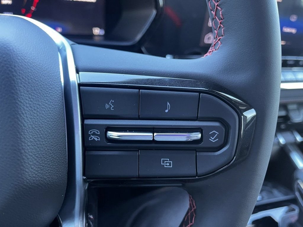 2025 Chevrolet Colorado Z71 - Photo 8