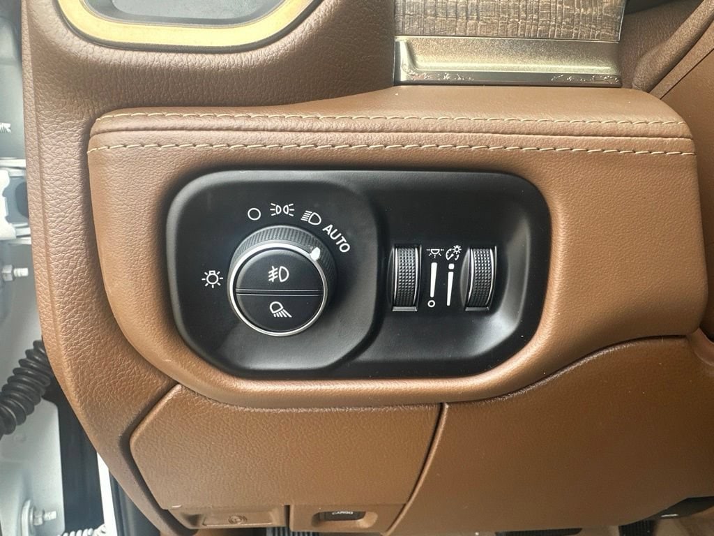 2024 RAM Ram 3500 Pickup Longhorn - Photo 15