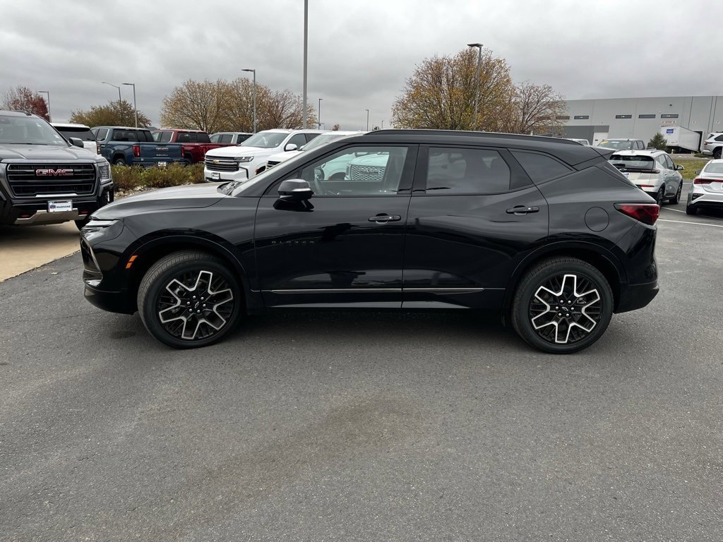 2024 Chevrolet Blazer RS photo 2