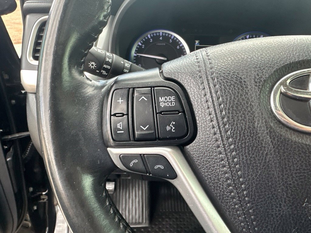 2019 Toyota Highlander SE - Photo 11