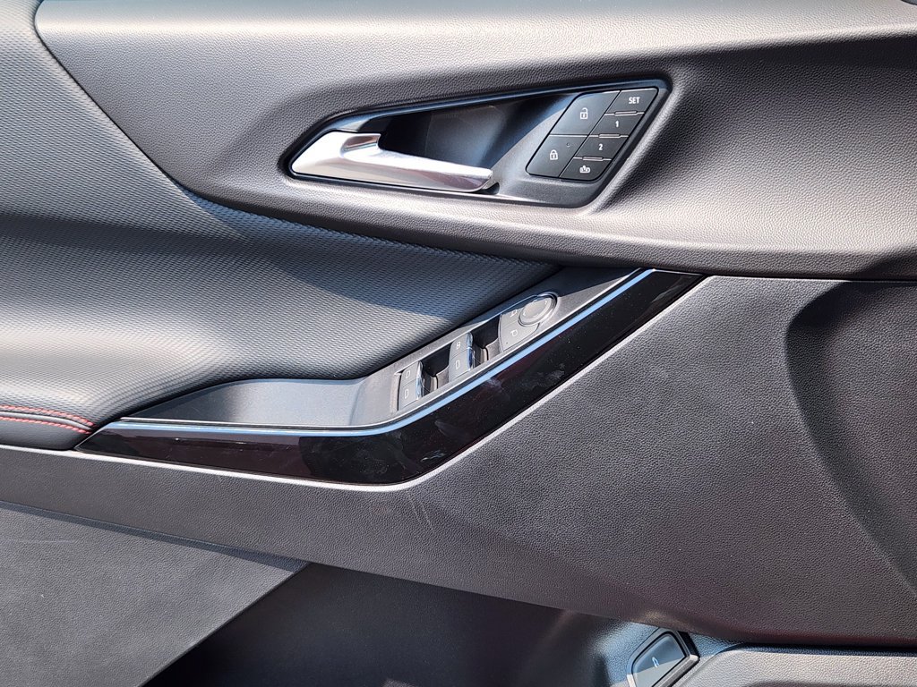 2027 Chevrolet Equinox RS - Photo 6