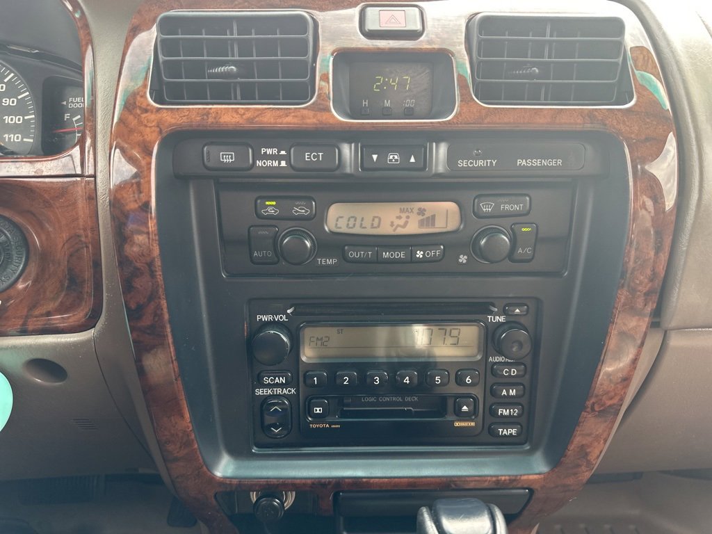 2000 Toyota 4Runner Limited V6 photo 3