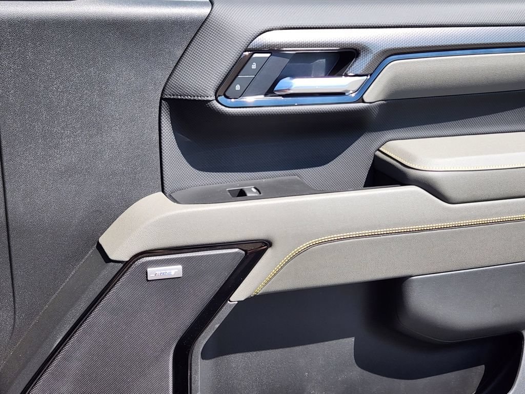 2026 Chevrolet Silverado 1500 ZR2 - Photo 14
