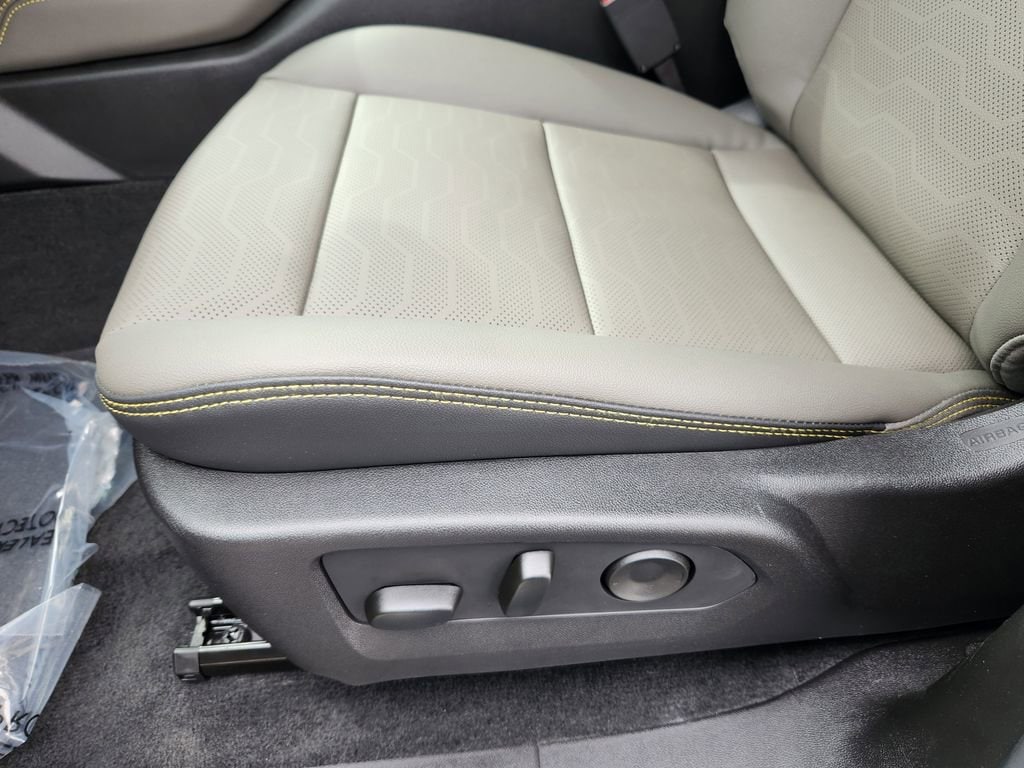 2026 Chevrolet Colorado ZR2 - Photo 13