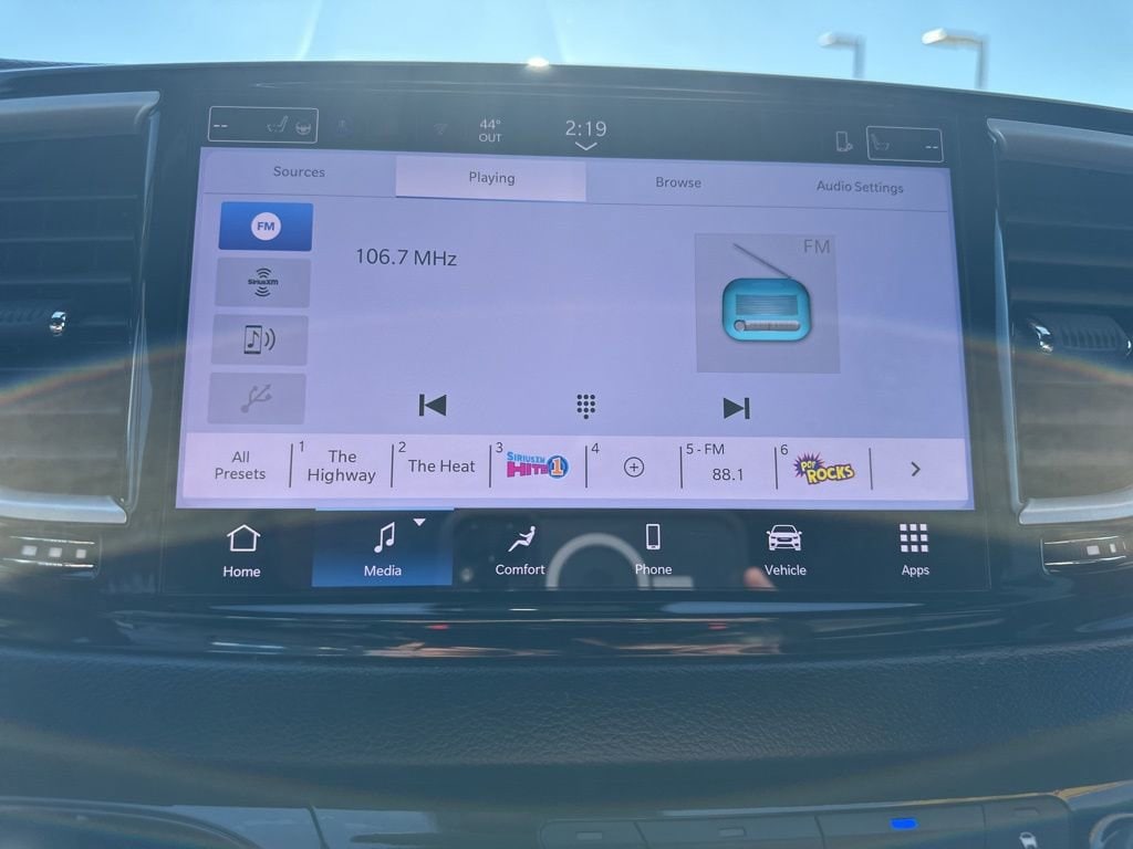 Used 2025 Chrysler Pacifica Select Van Passenger Van