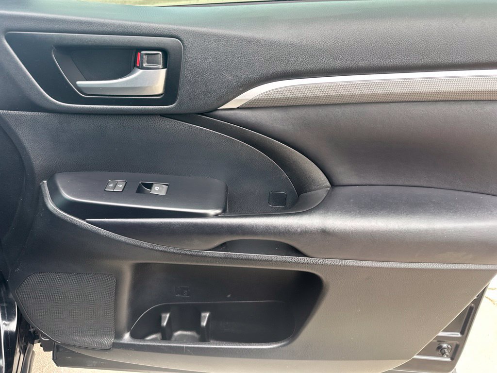 2019 Toyota Highlander SE - Photo 35