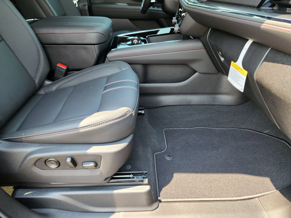 2026 Chevrolet Suburban RST - Photo 16