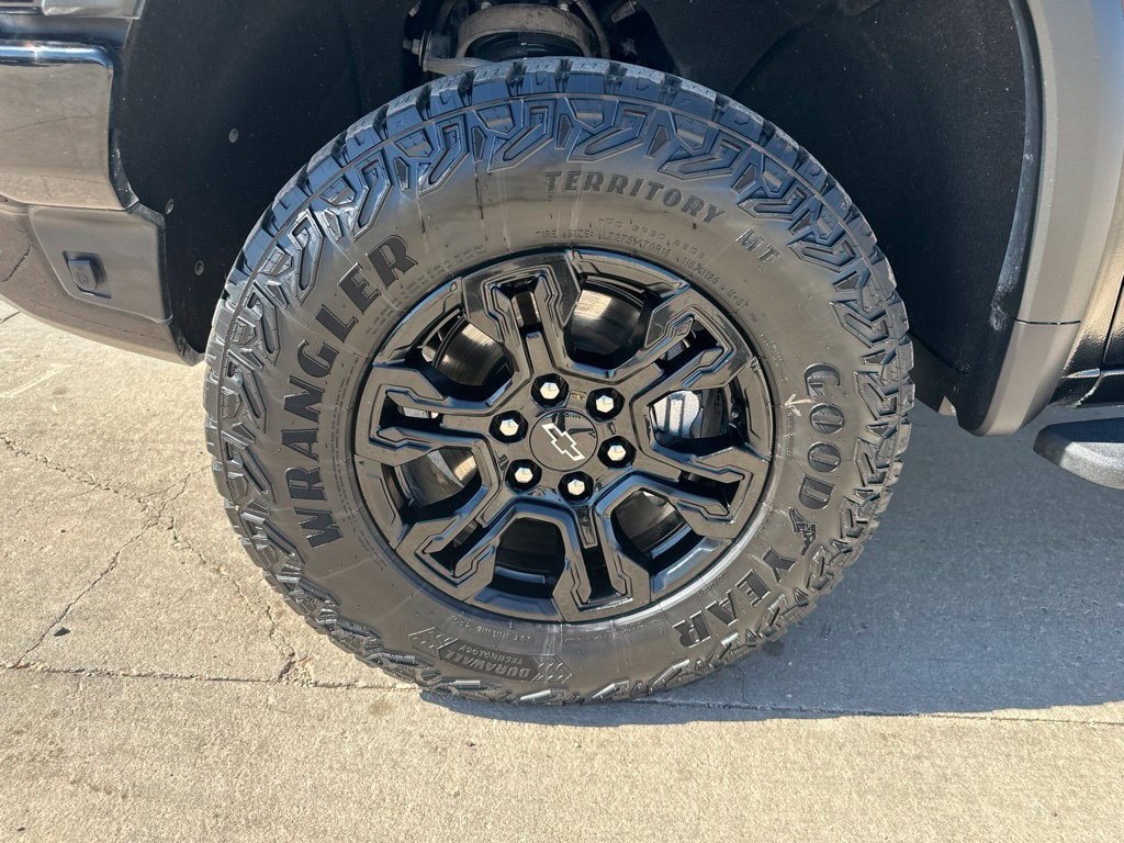 2024 Chevrolet Silverado 1500 ZR2 - Photo 38