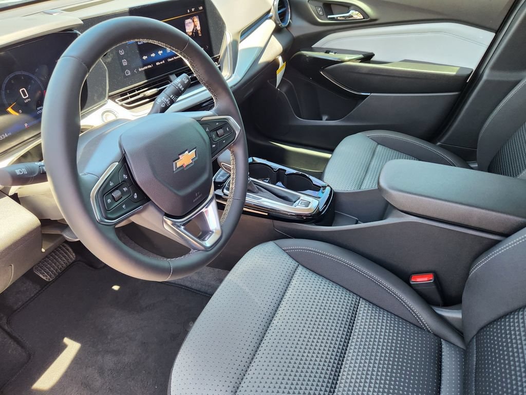 2026 Chevrolet Trax LT - Photo 8