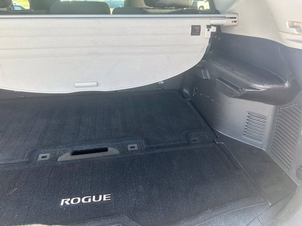 2017 Nissan Rogue SV - Photo 24