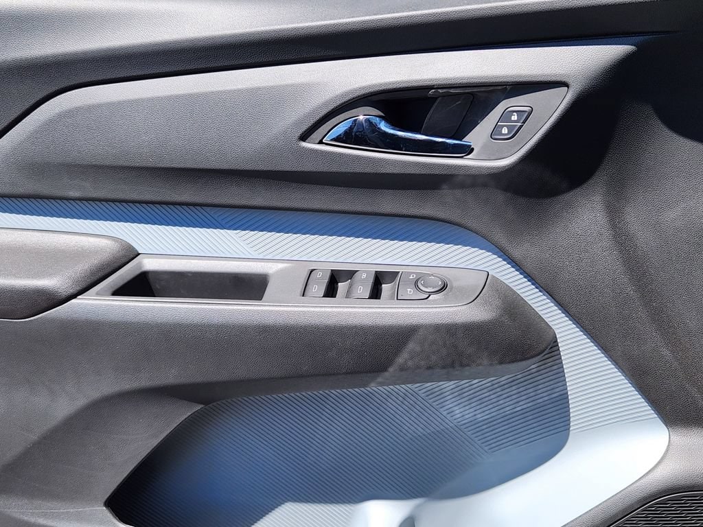 2027 Chevrolet Bolt LT - Photo 7